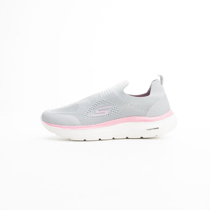 W01 – Women’s Imported Skechers