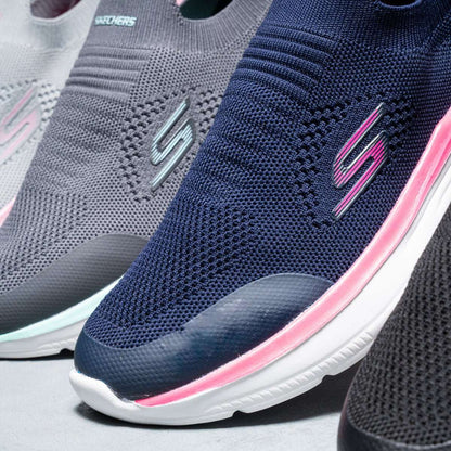 W01 – Women’s Imported Skechers